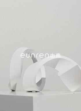 简创约现代意家居酒店样房间客厅关软装饰品几何形玄飘板带DQR摆