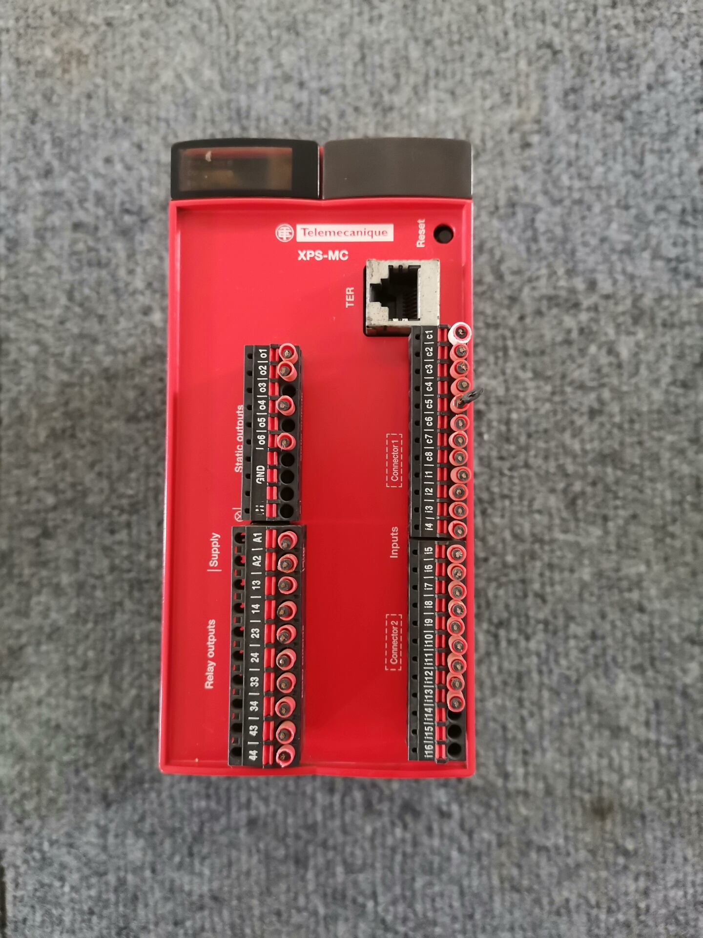 拆机施耐德XPS-MC控制器XPSMC32Z，成色如图，质量