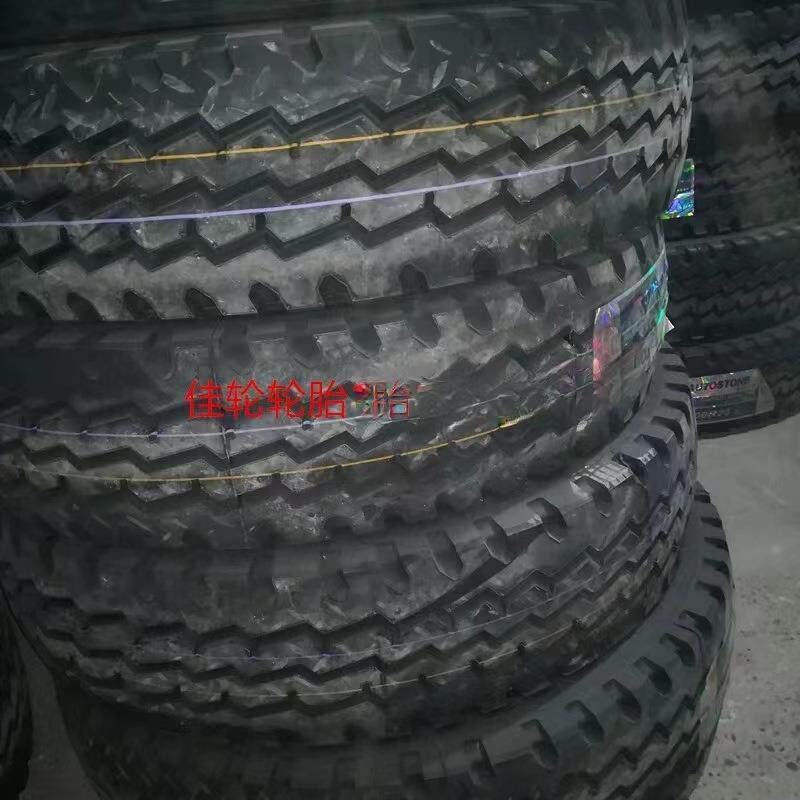 现货直供 1000R20钢丝轮胎 子午线轮胎 丁基内胎 垫带