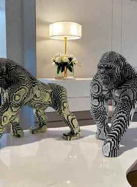 寓意好的摆件客厅轻奢高档积木行走大猩猩立体模型玩家收藏手办创