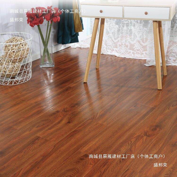 复古同步浮雕纹大板强化复合木地板家用地暖防水耐磨mm厂家直销