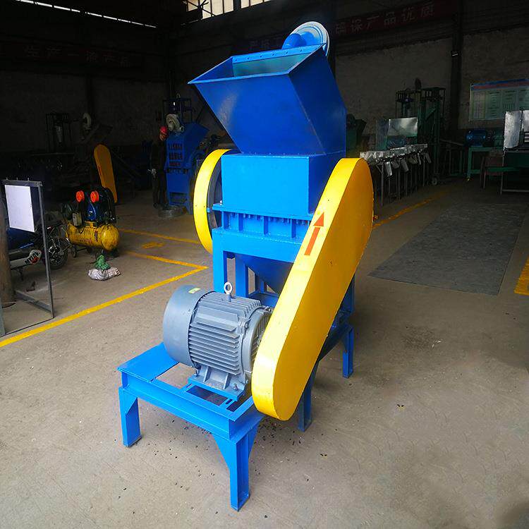 橡胶跑道用轮胎粉碎机鞋底破碎机塑料粉碎颗粒机功能强大