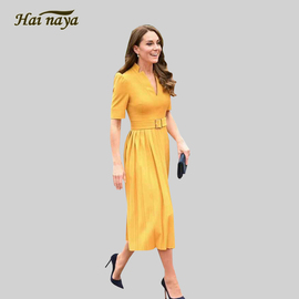 王妃同款黄色连衣裙23秋高端气质优雅收腰显瘦V领中袖百褶裙