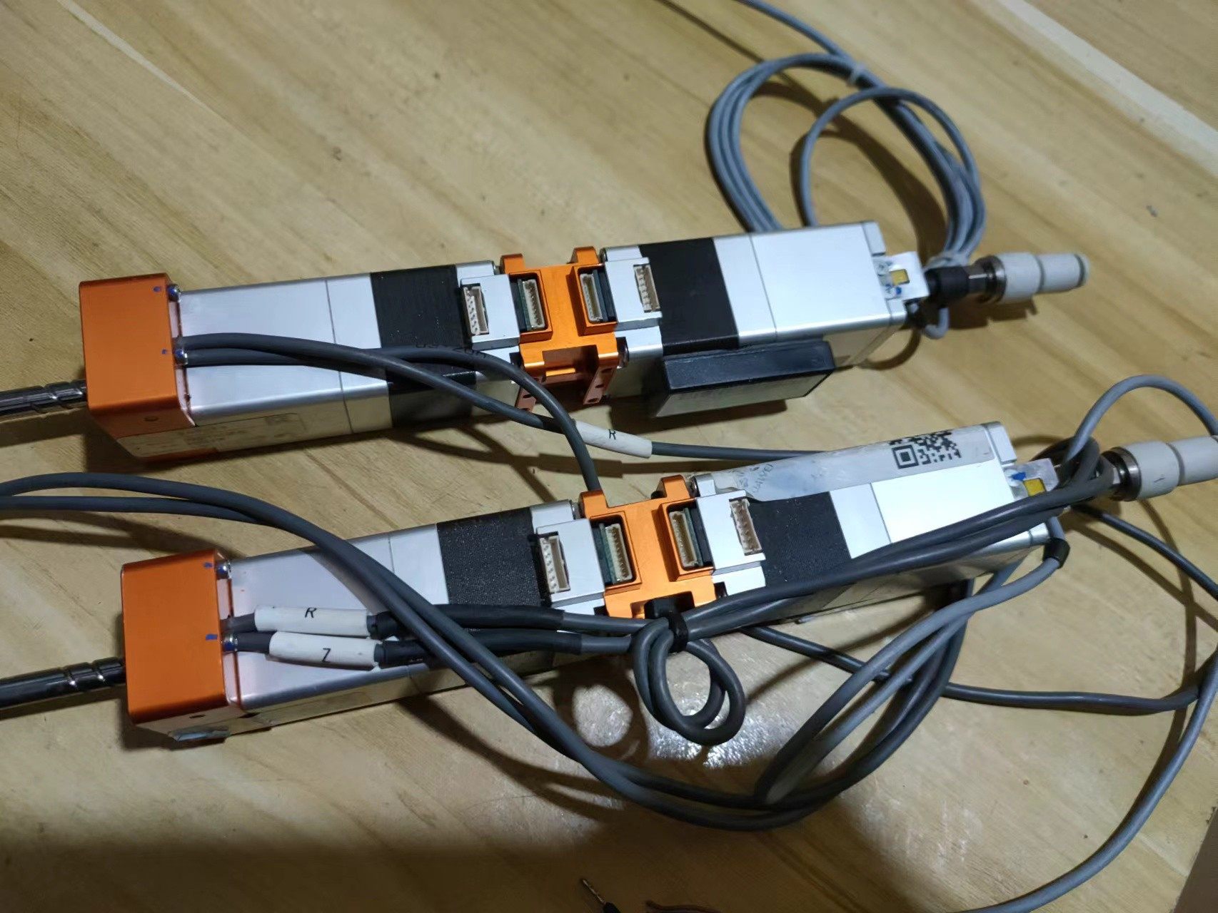 zrin28高精密微小型电推杆zr执行器,不知好坏,议价