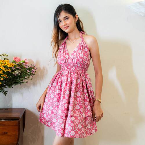 Hanging neck camisole dress with exposed back and large