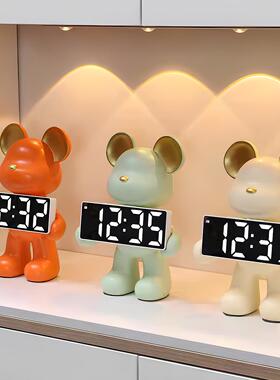 轻奢高端暴力熊钟创意装饰品客厅卧室桌面时钟显示闹钟装饰品