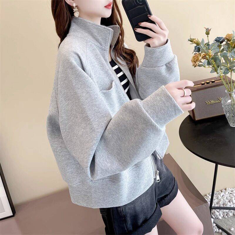 新品灰色立领棒球服外套女春秋2026欧货宽松慵懒卫衣开衫短款风衣