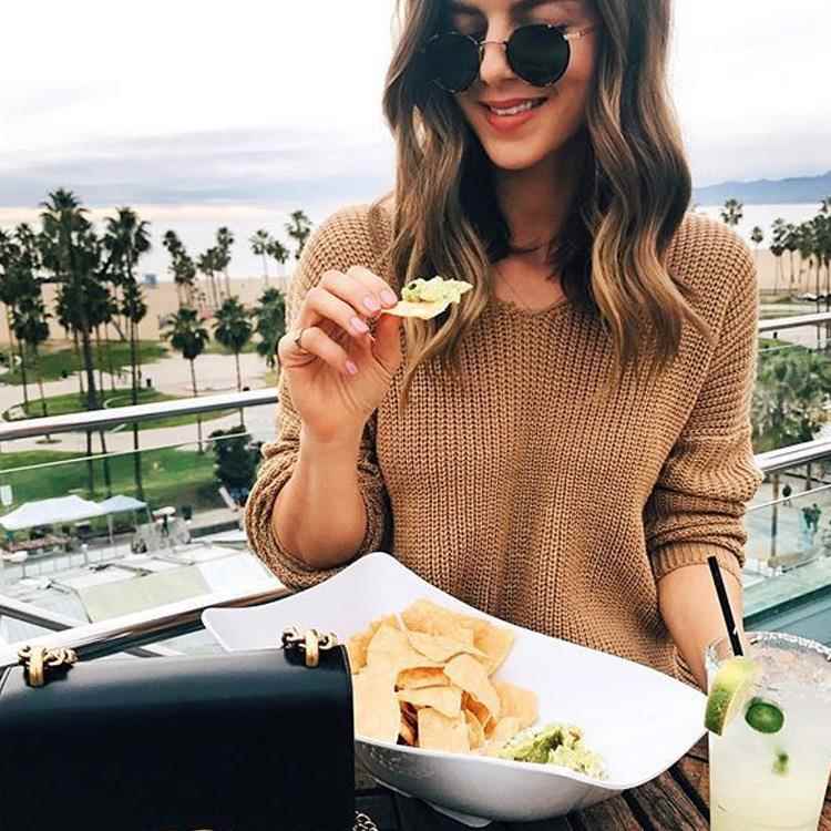 sweater V-neck on open pullover irregular knot back back