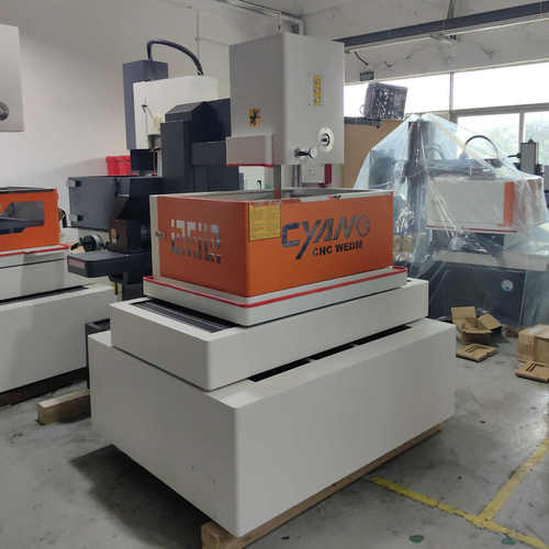 中走丝线切割机厂商供Autocut线切割机DK7732中走丝线切割