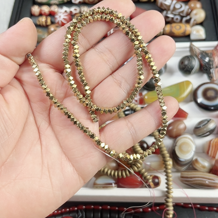 3mm不规则切面黑胆石一条