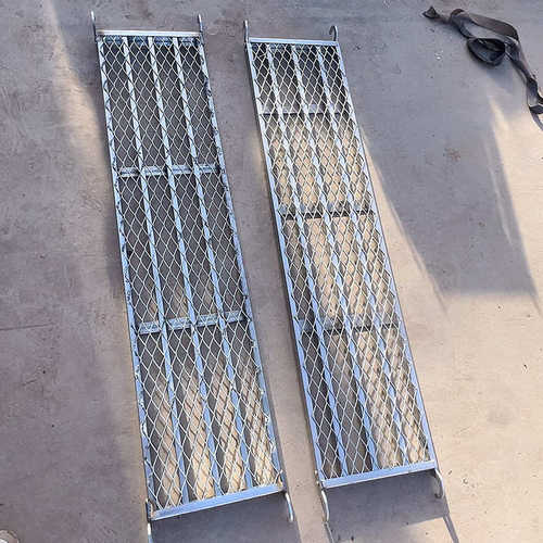 厂家镀锌钢跳板铆钉版边沟板冲孔板方管板规格多种脚手架踏板批发