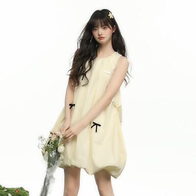 LENNEA法式小个子设计感减龄黄色洋装子女夏季无袖背心花苞短裙