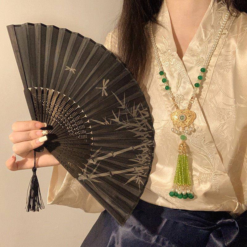 古风扇子仙气古代新中式扇子古风折扇黑色旗袍汉服随身携带扇图片