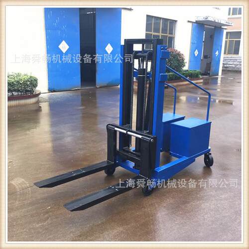 供应0.5吨1吨手动液压升降叉车 托盘堆垛车无腿升高车 堆高搬运机