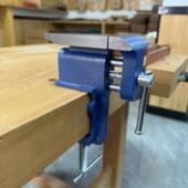 小型桌虎美科带台砧型家用桌虎钳小平敲打面口钳多功能夹具台虎钳