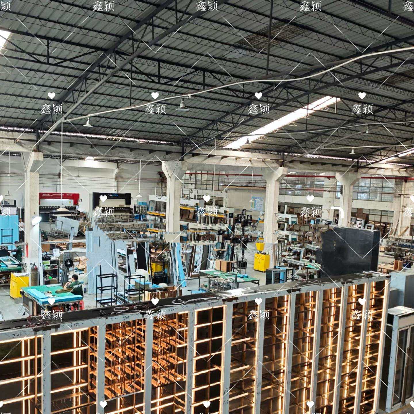 墙上酒架餐厅酒吧烧烤店吧台壁挂式靠墙铁艺多层实木简约置物架子