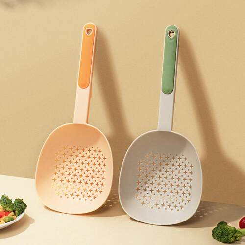 Long-handled, heat-resistant kitchen strainer for home use,