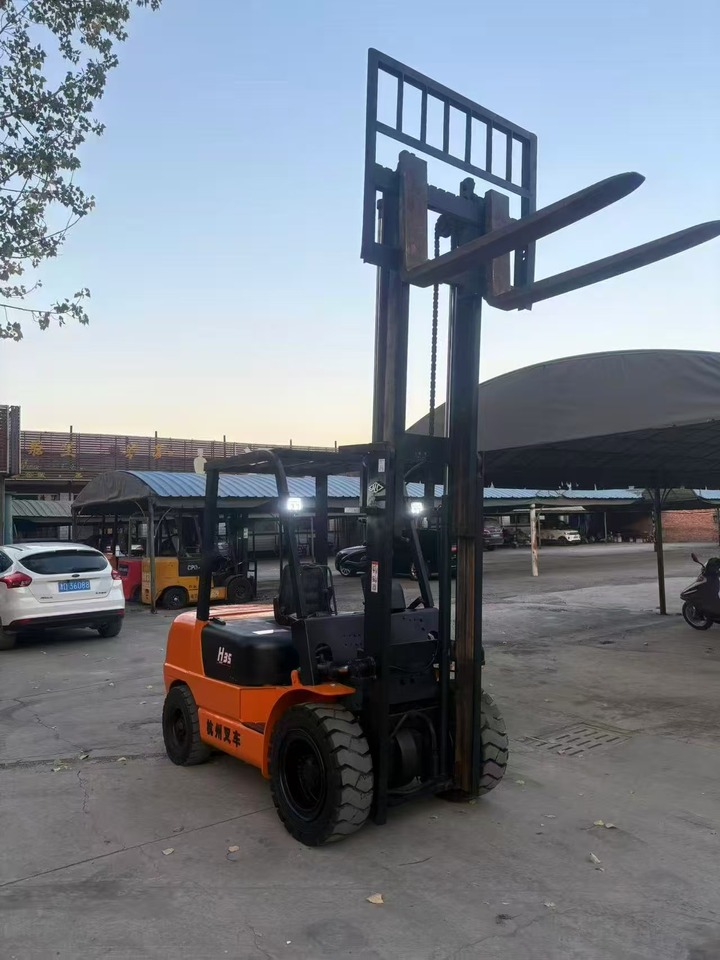 11月15日天津杭州3.5吨叉车升高3米网络拍卖公告