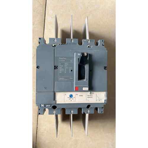 施耐德CVS250F，四线250A空开，成色如图实拍，备件/咨询