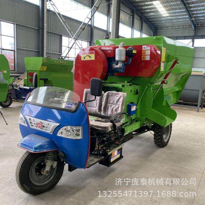 移动自走式搅草车 奶牛饲养tmr搅拌投料车 三轮牵引式搅拌撒料机