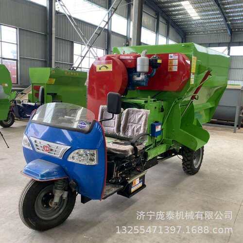 移动自走式搅草车 奶牛饲养tmr搅拌投料车 三轮牵引式搅拌撒料机