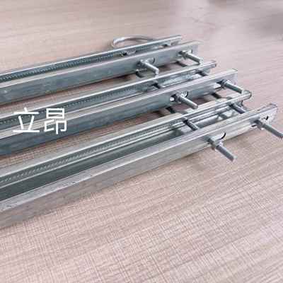 304不锈钢c型钢高架地板型钢304管夹导轨c型槽滑轨道镀锌槽钢