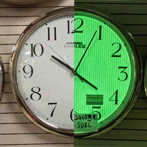 强夜光挂钟表客厅卧室高级时尚家用简约2025新款时钟挂墙石英钟