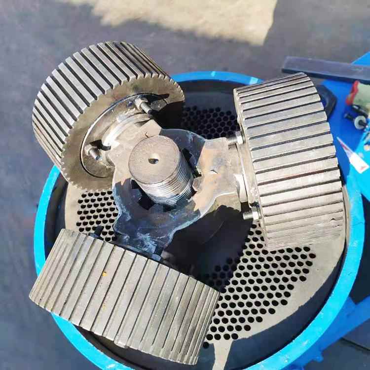 4马力柴油机带125型饲料颗粒机玉米秸秆花生壳粉碎造粒机3mm 磨盘