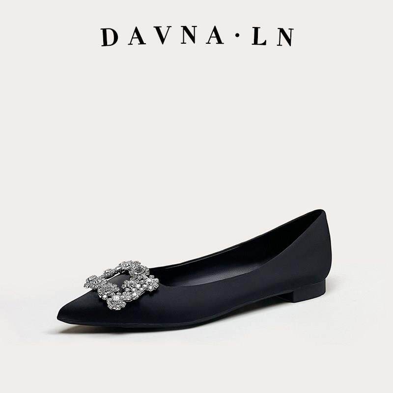 DAVNA`LN平底鞋女2025新款尖头时尚浅口水钻新娘鞋不累脚平跟单鞋