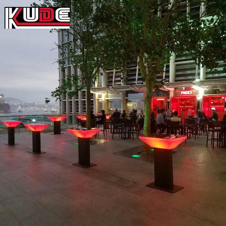 厂家LED发光茶几户外防水发光吧台鸡尾酒桌派对发光桌子KTV吧桌台