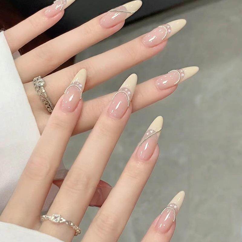 甜美裸色新娘甲法式珠链气质美甲贴片长款杏仁甲手工穿戴甲片成品