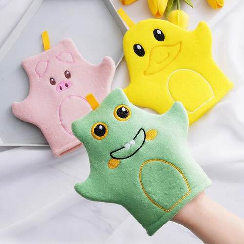 Gentle and pain-free bath mitt for children, perfect for hom