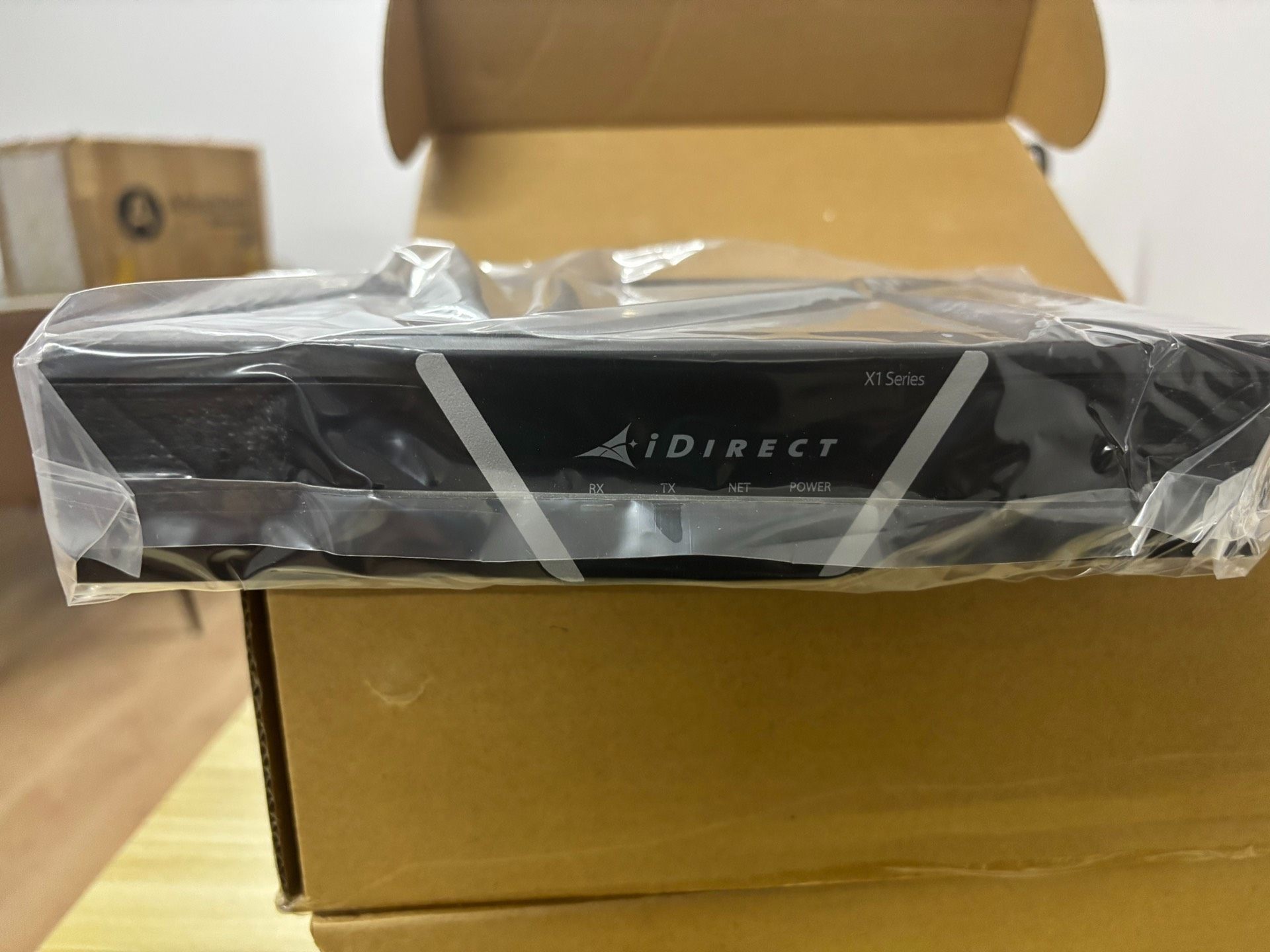 iDirect X1调制解调器，全新，有意私聊。