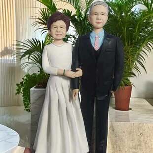 软陶人偶定制玩偶蜡像泥塑摆件手工捏泥人真人像情侣生日结婚礼物