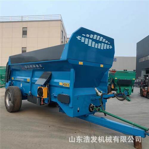 三轮撒粪车抛撒干湿粪肥撒粪车供应拖拉机牵引撒粪车