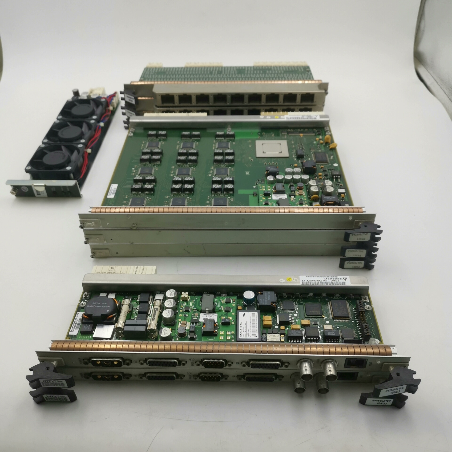 阿尔卡特板卡3AL79092AA数量3张，3AL98035A