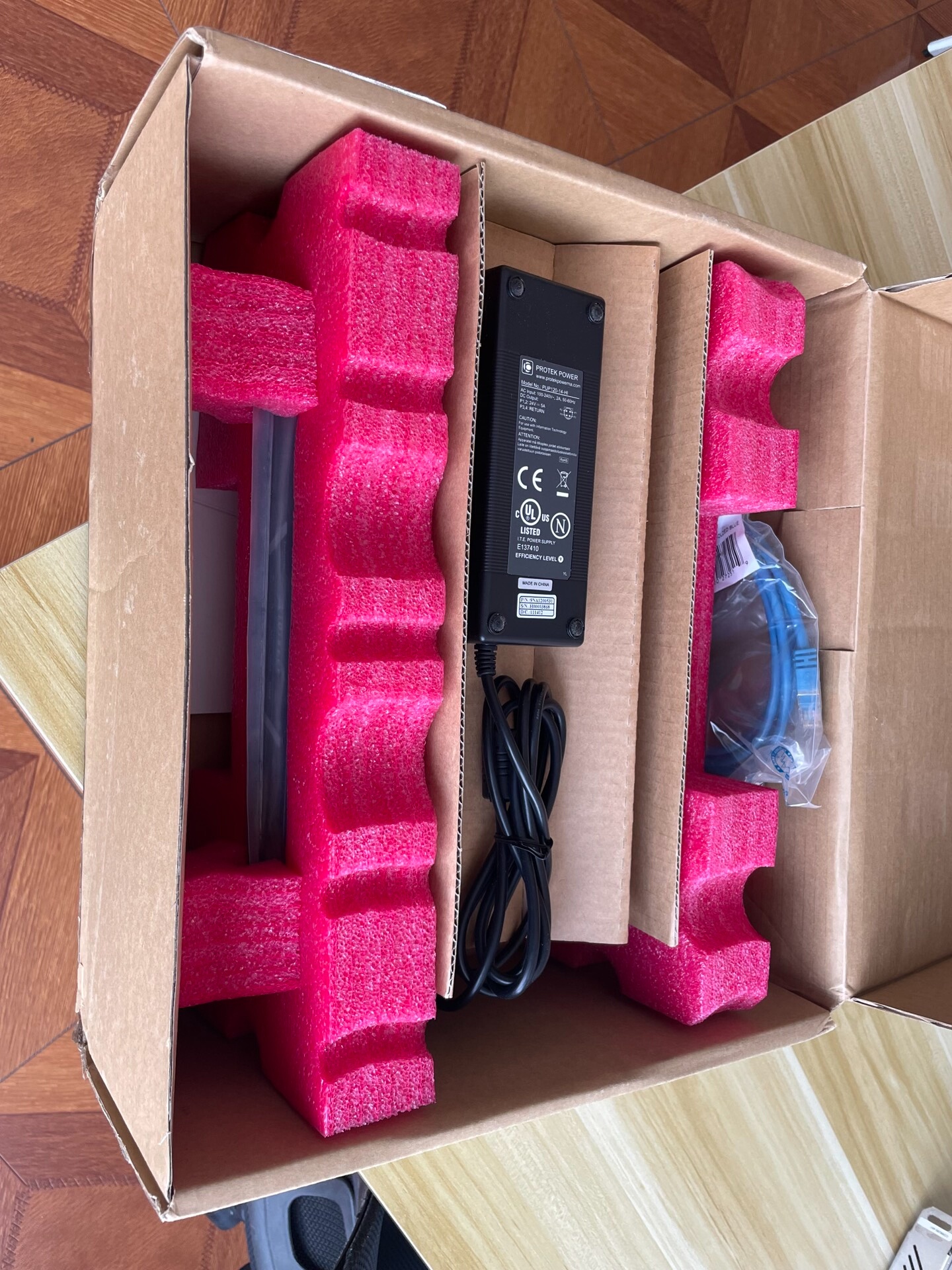 iDirect x3 全新，调制解调器，专业通信设备。全新，