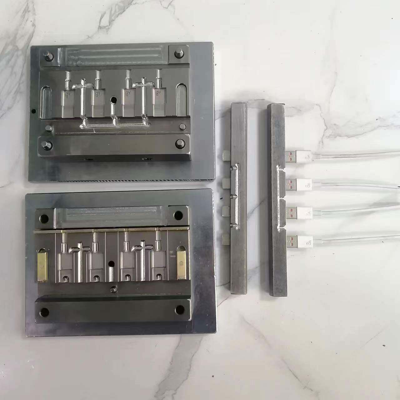 插头模具USB外模尾卡模具ACDCUSB数据线源头工厂售后保障