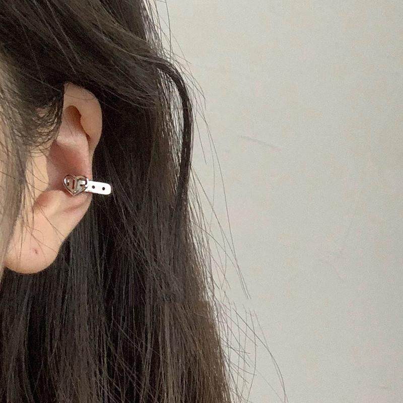 【琼康耳饰】心形皮带耳饰复古港味爱心耳骨夹女酷个性耳扣无耳洞