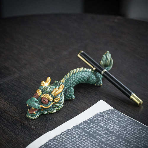 创意祥龙卷王茶宠招财龙年可爱治愈系摆件镇纸搁笔架家居桌面装饰