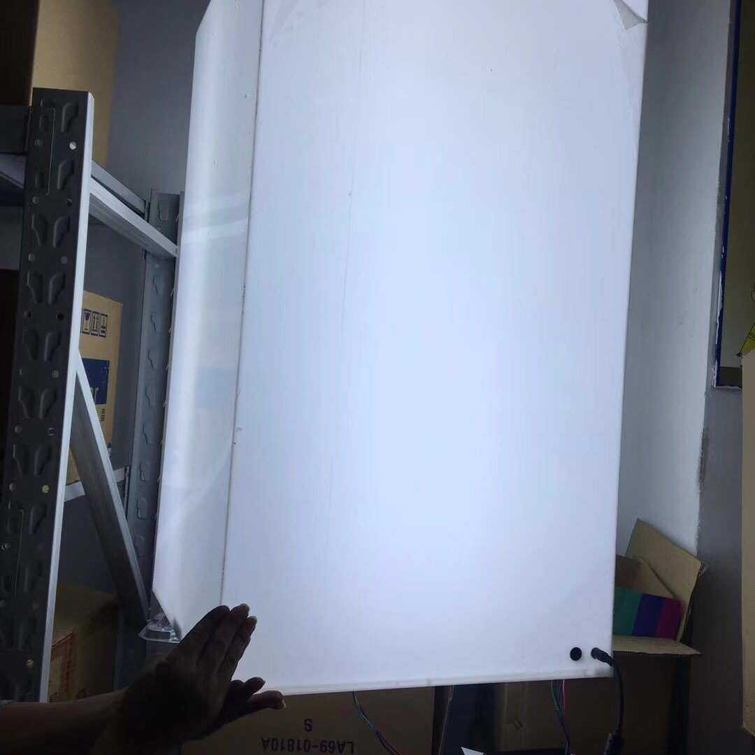 亚克力户内外广告灯箱 压克力壁挂led电子灯箱桌面广告弧形灯箱厂