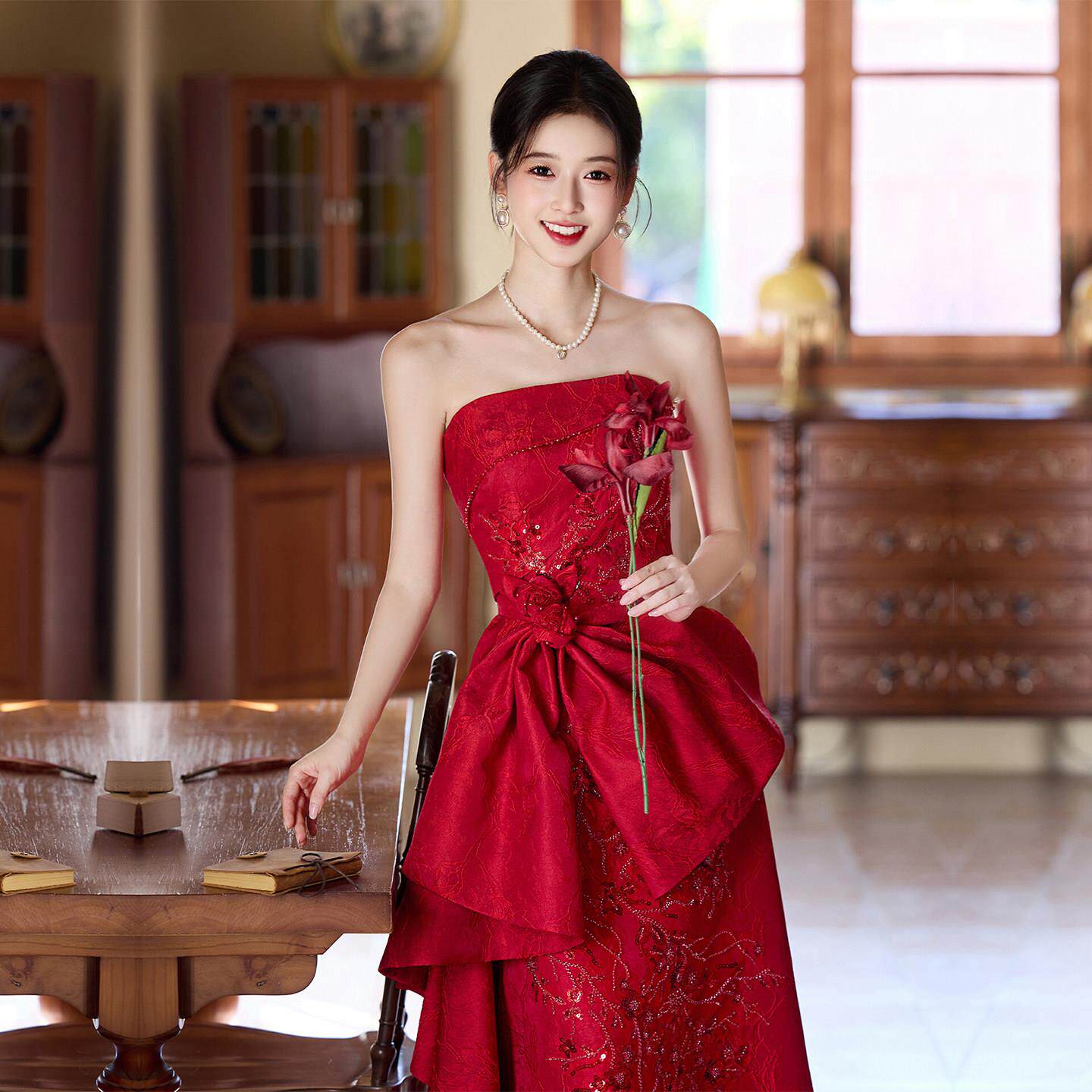 敬酒服新娘红色抹胸新中式订婚礼服裙2025新款晨袍女结婚回门便装