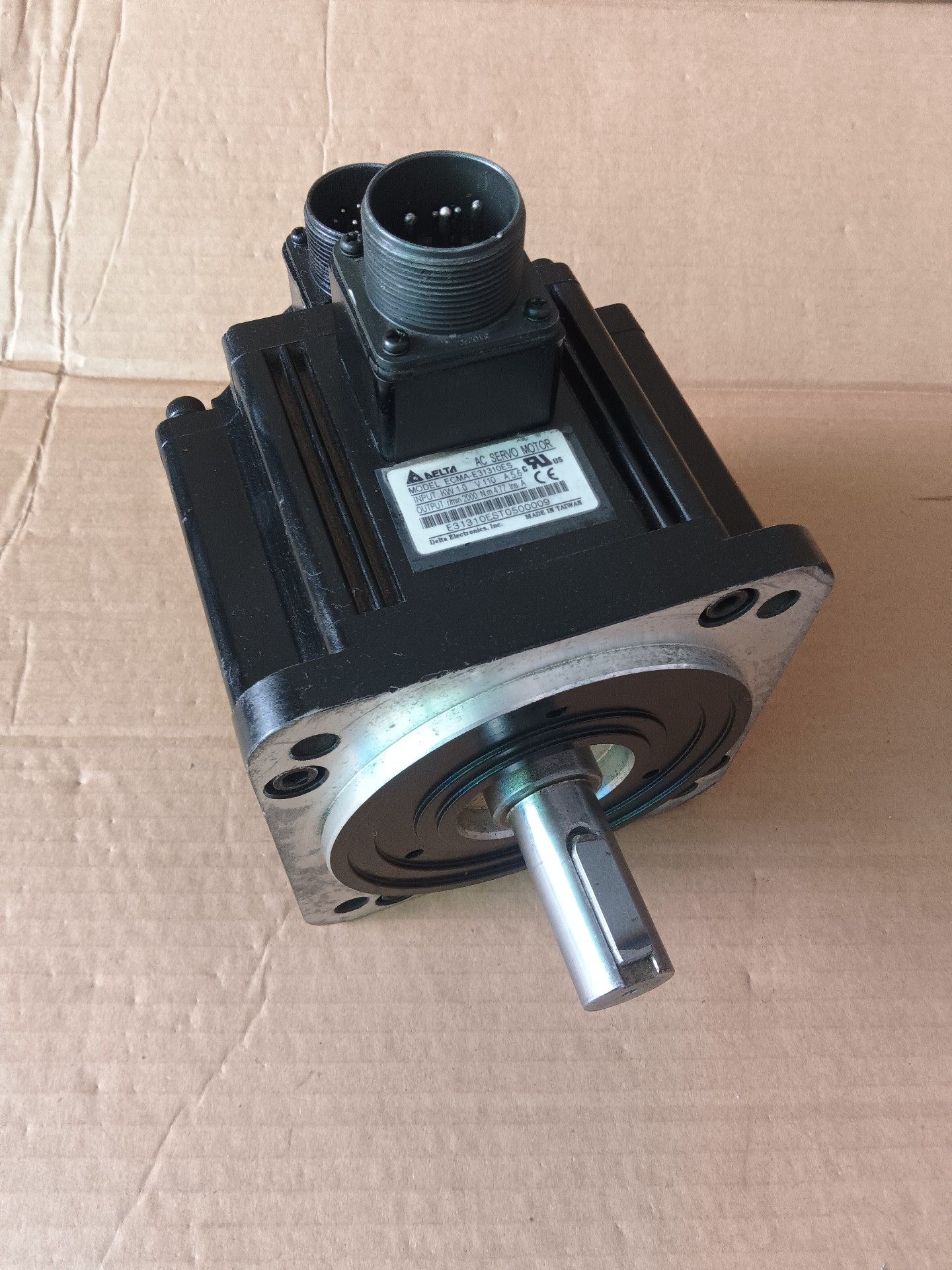 1000w台达伺服电机：型号ECMA一E31310ES，1.