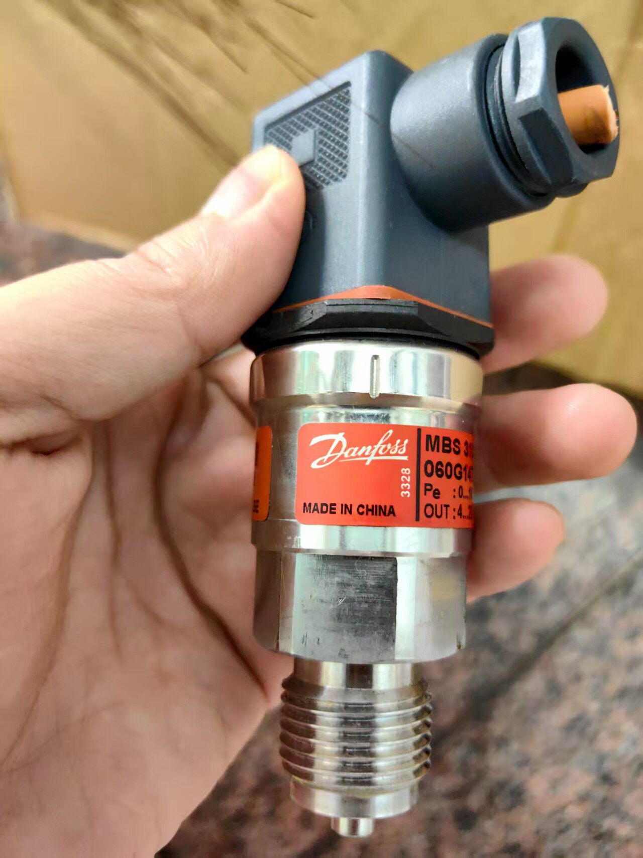 丹佛斯压力传感器MBS3100，型号060G1472，量程0