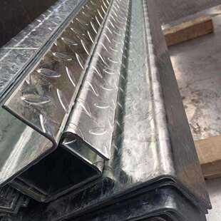 造型2.0mm 镀锌花纹板 折弯 镀锌板压花 6mm 楼梯台阶防滑板