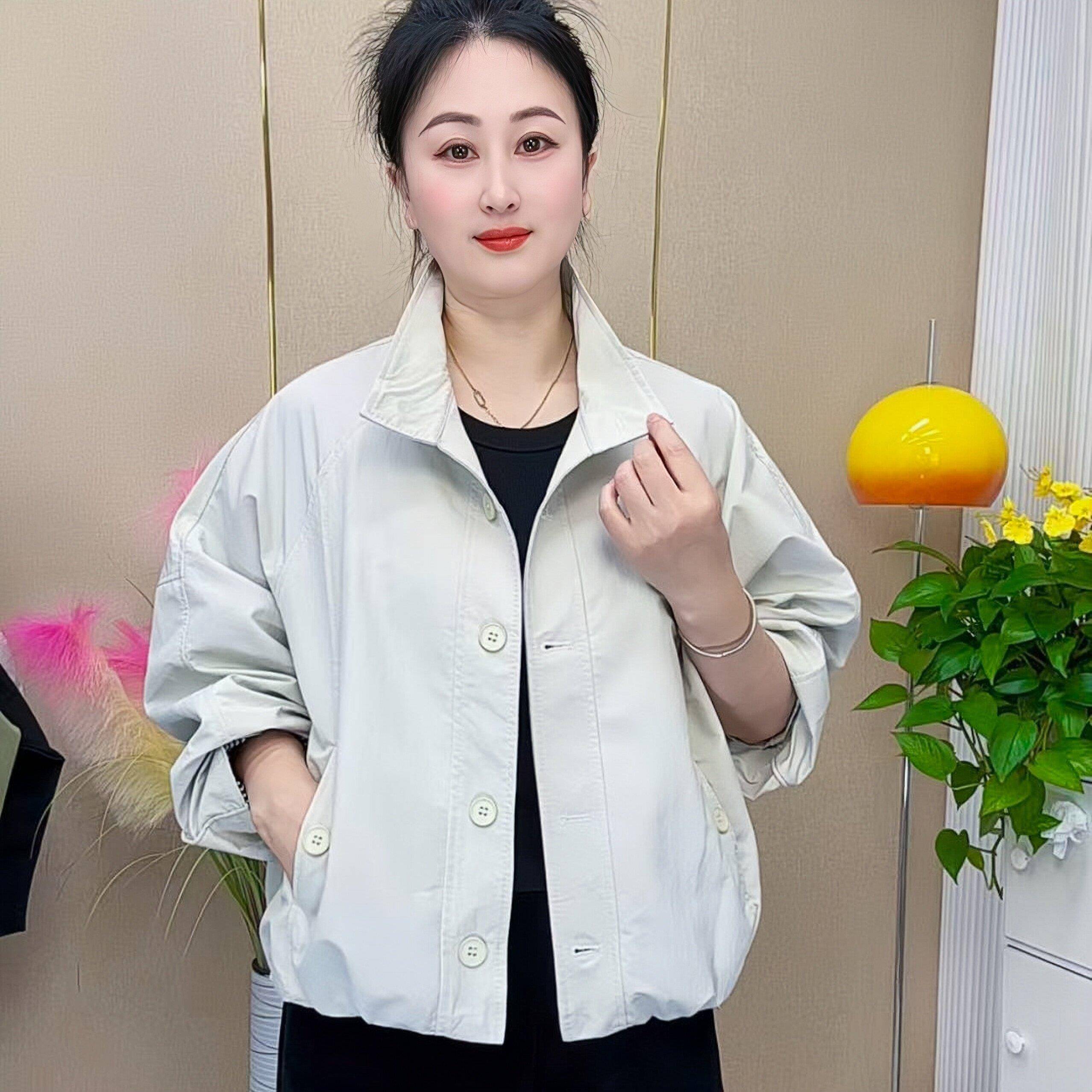 新品中老年女装妈妈春装外套短款风衣时尚洋气宽松休闲大码夹克上