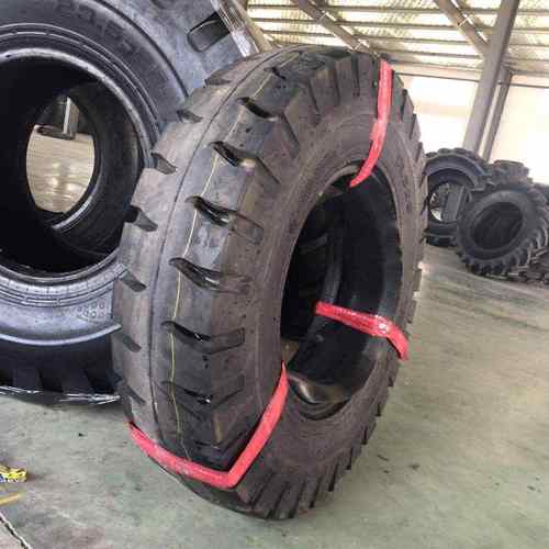 1200r240095r251895r25445正面 /. 全钢轮胎25 1800/-吊车385