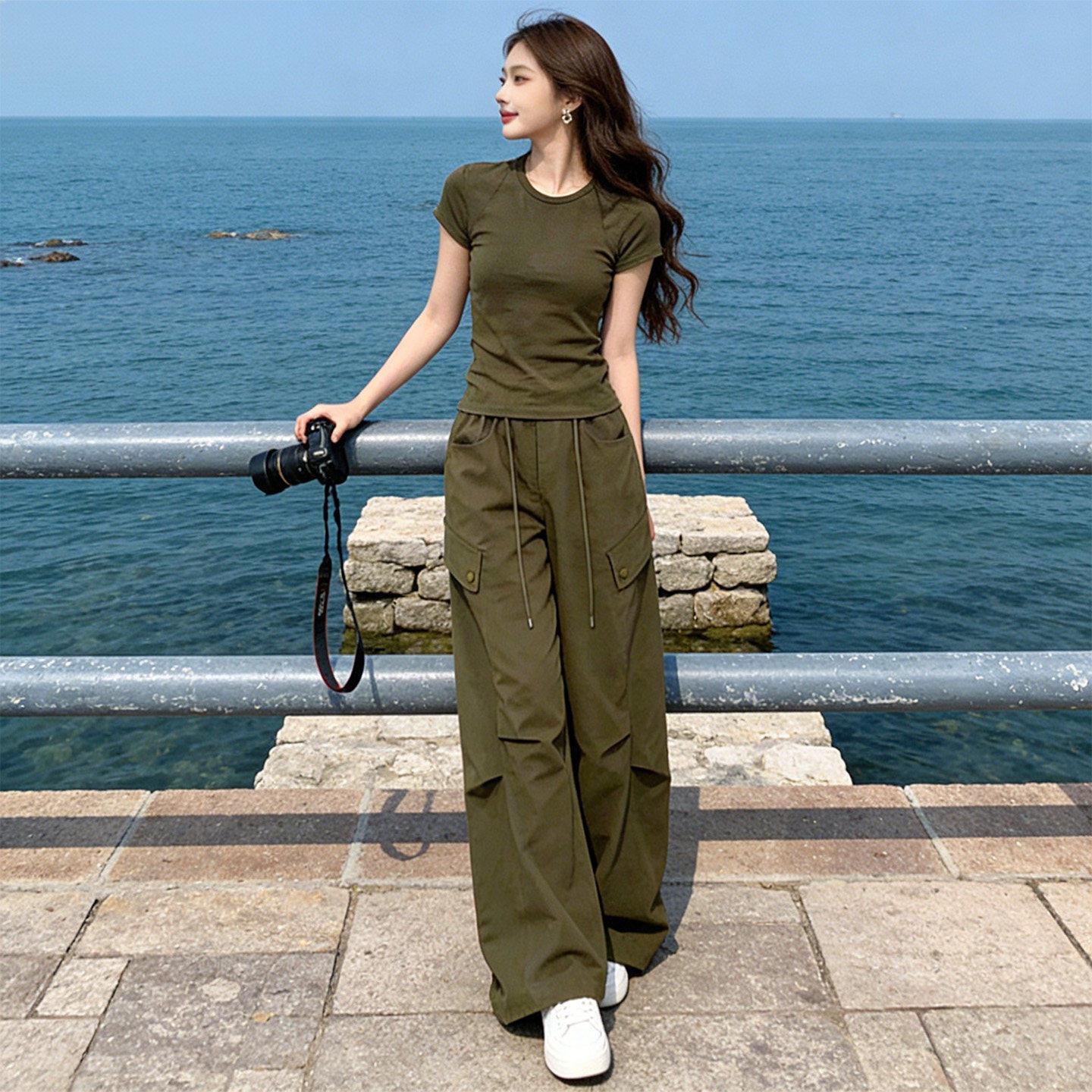 潮牌时尚运动修身短袖女夏季新款设计感简约显瘦T恤阔腿裤两件套