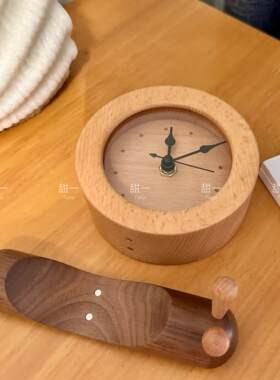 甜一创意榉木静音时钟家用卧室床头钟蜗牛造型桌面座钟实木闹钟