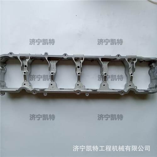 挖掘机PC390-8M0 PC350-8M0发动机气密室壳体6745-11-7112